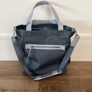 Lululemon tote or gym bag with hand straps and shoulder strap